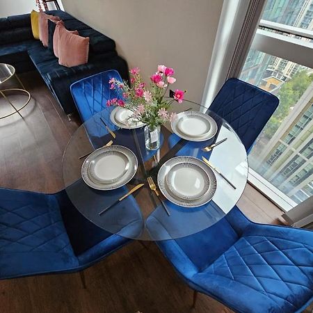 2 Bed Luxurious Apartments Canary Wharf ロンドン エクステリア 写真