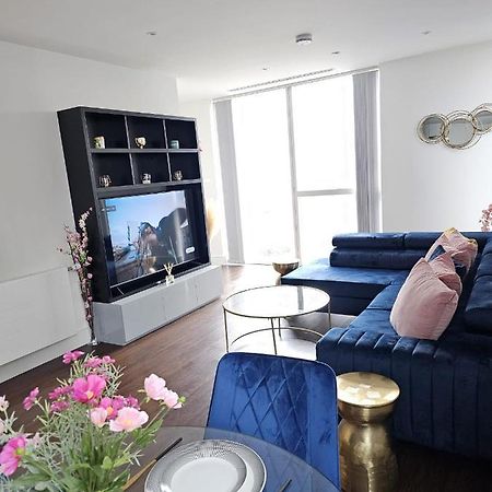 2 Bed Luxurious Apartments Canary Wharf ロンドン エクステリア 写真