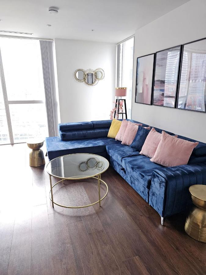 2 Bed Luxurious Apartments Canary Wharf ロンドン エクステリア 写真
