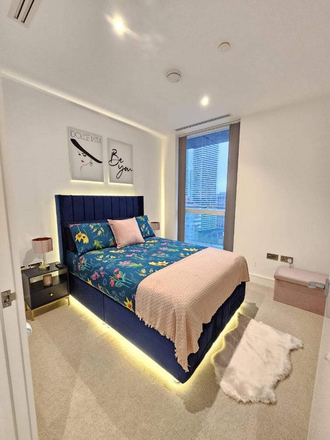 2 Bed Luxurious Apartments Canary Wharf ロンドン エクステリア 写真