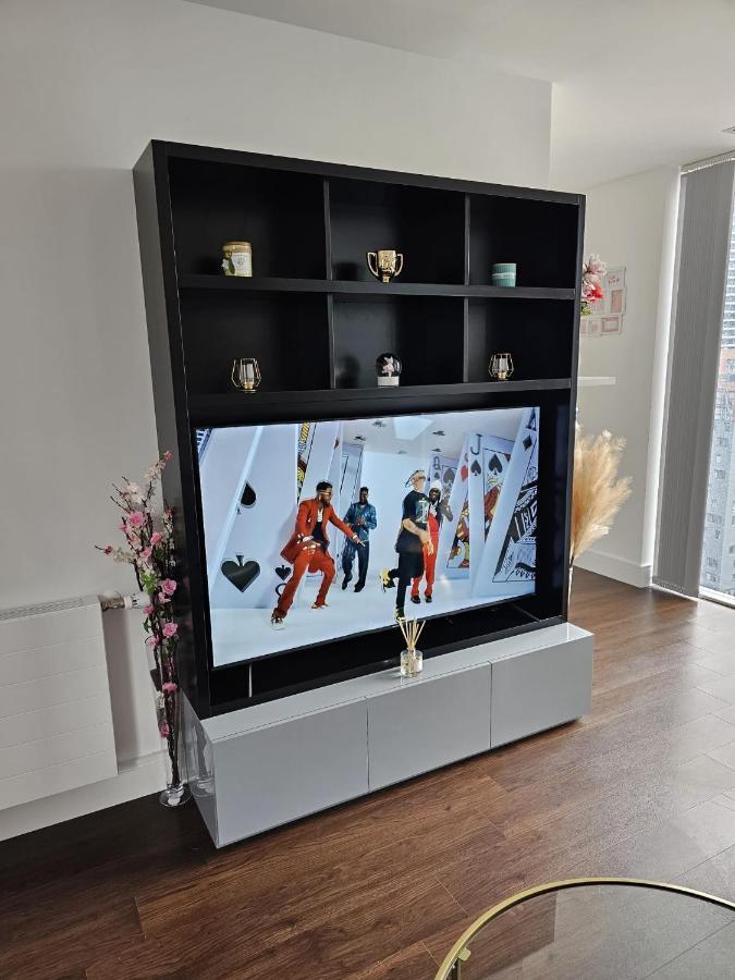 2 Bed Luxurious Apartments Canary Wharf ロンドン エクステリア 写真
