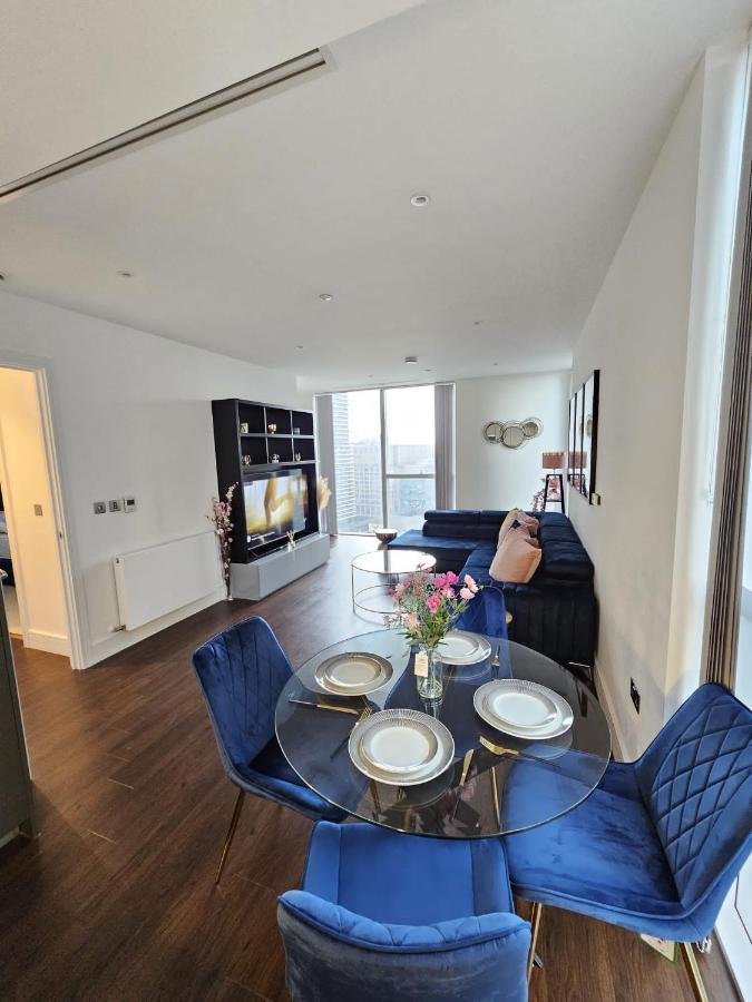 2 Bed Luxurious Apartments Canary Wharf ロンドン エクステリア 写真